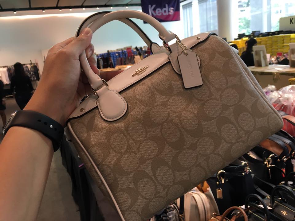 Pacifica Friends & Family Sale สูงสุดถึง 90% Pacifica Friends & Family Sale 90% เสื้อผ้า กระเป๋า รองเท้า จากแบรนด์ดังในเครือ Pacifica Coach, Camper, Max